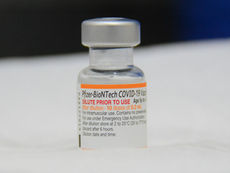 Após cinco anos de vacinação, covid recua, mas ainda preocupa