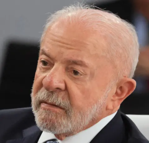 ‘Ninguém nos vencerá mentindo’, diz Lula em artigo contra tarifas de Trump