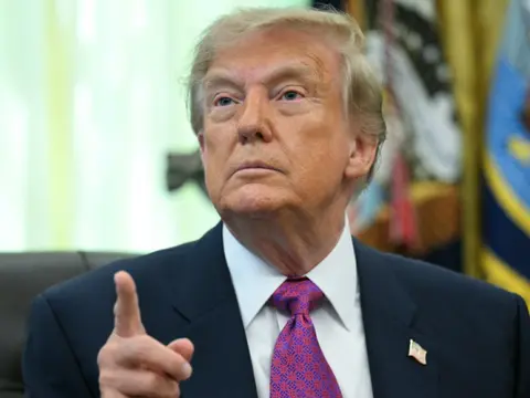 Washington e Caracas firmam pacto histórico de petróleo, anuncia Donald Trump