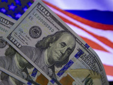 Dólar fecha a R$ 5,06 e atinge o menor nível em dois anos