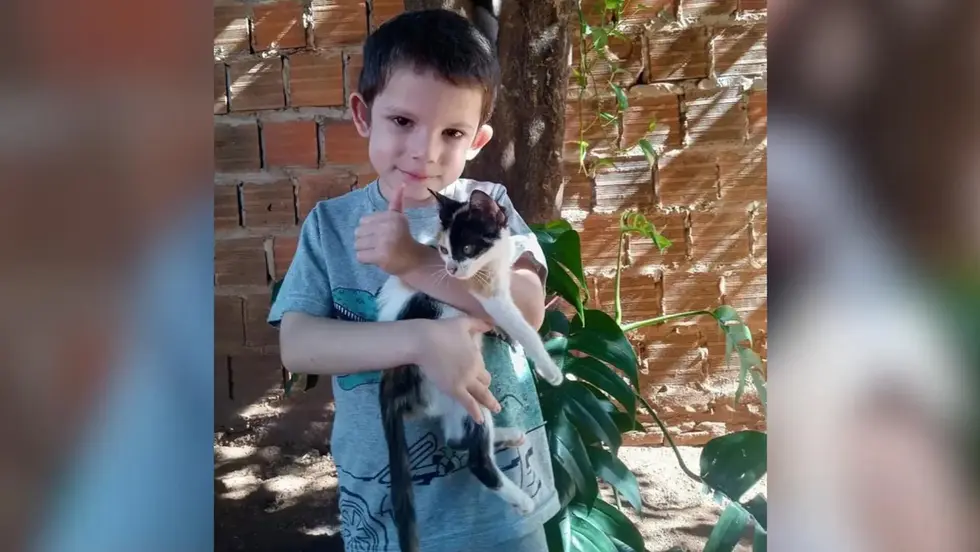 Criança de 6 anos aguarda há mais de um ano por cirurgia pediátrica de urgência em Mato Grosso do Sul