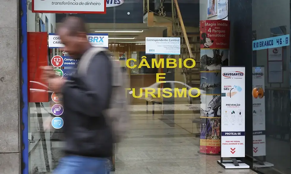 Setor de serviços recua 0,4% em dezembro, diz IBGE