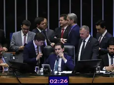 Juristas criticam PEC da Blindagem, aprovada na Câmara dos Deputados