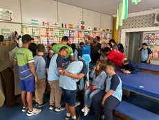 Você tem figurinhas sobrando? Projeto leva montagem coletiva na Associação Juliano Varela