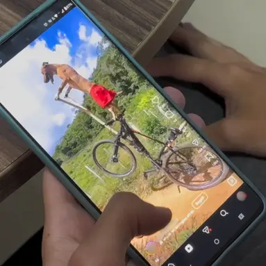 Desafios virais e terror nas redes impactam crianças profundamente, diz especialista