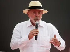 "Governar não é para aventureiros": Lula critica Flávio Bolsonaro por ceticismo climático