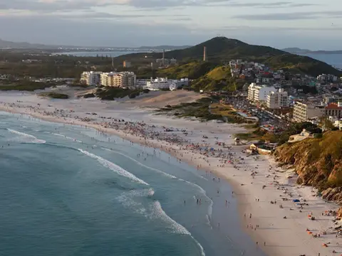 Estudo aponta degradação em mais de um quarto da costa fluminense