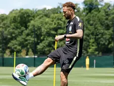Após recuperação, Neymar em campo contra Escócia ainda é incógnita