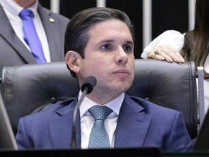 Fim da escala 6×1 é compromisso da Câmara com os trabalhadores, diz Motta