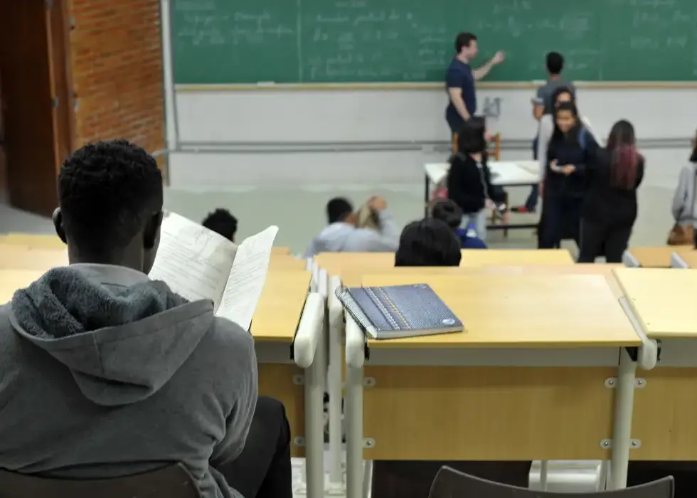 Deputados de SC proíbem cotas raciais em universidades estaduais