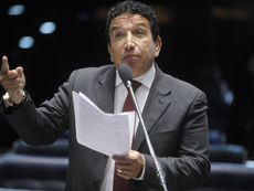 Magno Malta pede suspensão do recesso para apurar o caso Banco Master