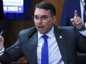 ‘Bora juntar forças para ferrar o Flávio?’