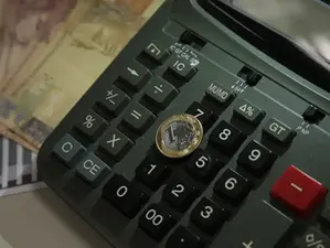 Boletim Focus: mercado eleva projeção da Selic para 13,5% em 2026