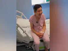Mulher faz transplante inédito e recupera visão após 5 anos sem enxergar
