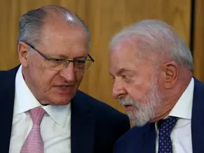 Lula não pretende anunciar Alckmin como ministro da Fazenda, diz presidente do PT