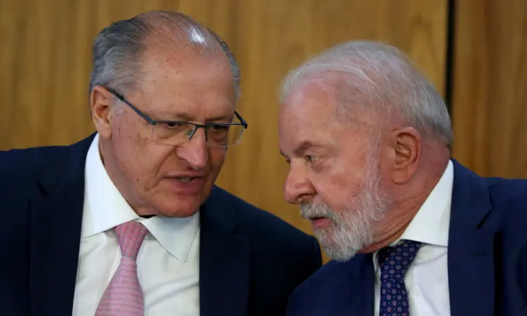 Presidente Lula (PT) e o vice-presidente Geraldo Alckmin (PSB) - FÁTIMA MEIRA/ENQUADRAR/ESTADÃO CONTEÚDO