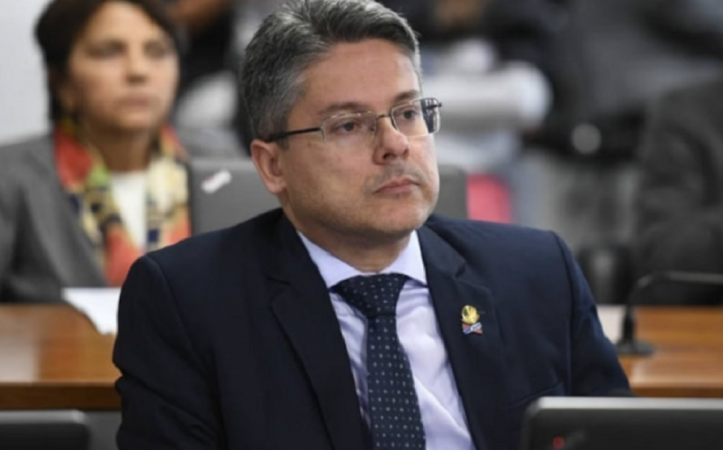 Senador Alessandro Vieira (MDB-SE) informa que seu relatório não permitirá que a Polícia Federal (PF) perca recursos