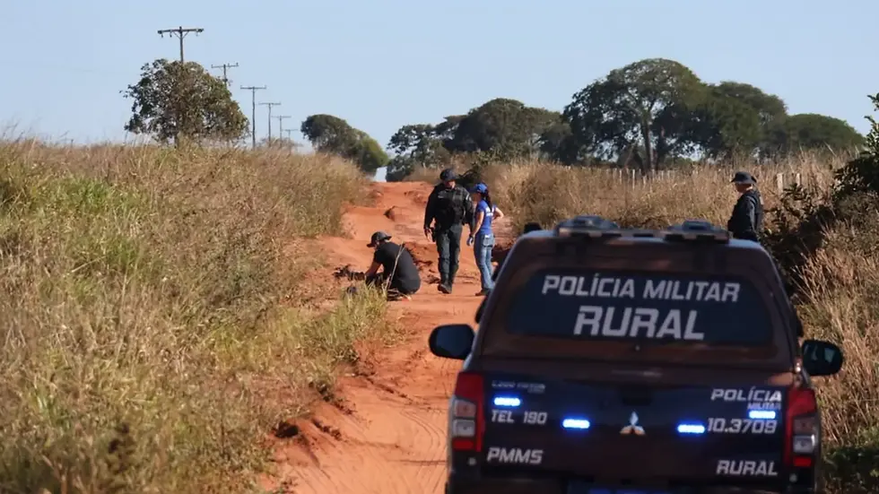 Equipes da polícia no local. (Foto: Mateus Andrade, Midiamax)
