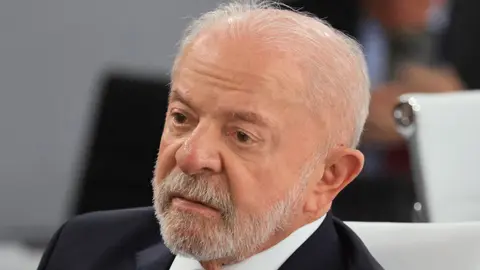 PoderData/Aya: 54% dizem que governo Lula é responsável por permitir ilegalidades do Master