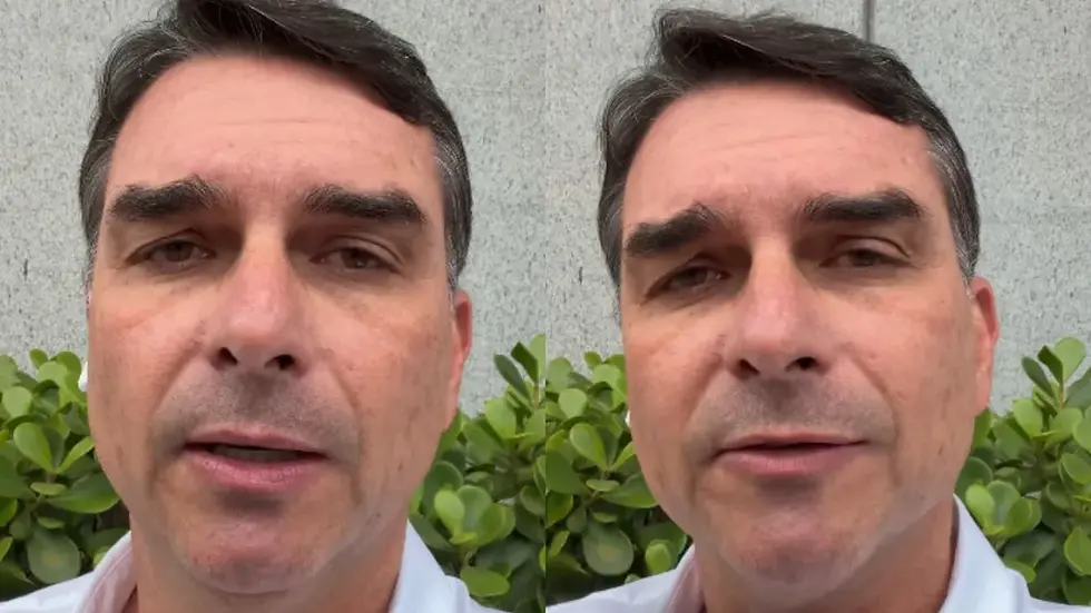 Após polêmica, Flávio diz que ele e Michelle querem ‘livrar o Brasil das mãos do PT’