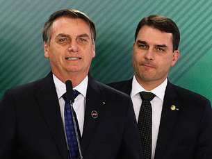 Flávio visita Bolsonaro e comunica derrubada de veto ao PL da Dosimetria: ‘Ficou feliz e agradeceu’