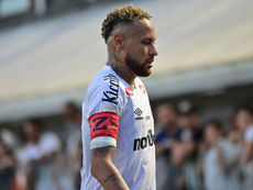 Neymar se desculpa com Robinho Jr. após briga em treino: ‘Me excedi’