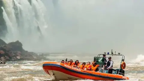 Turista holandês morre após barco virar em passeio nas Cataratas do Iguaçu