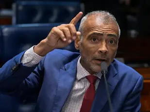 Romário deixa o PL e declara apoio a Eduardo Paes na corrida ao governo do Rio