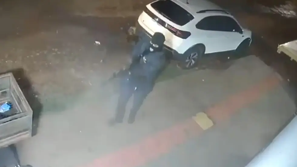 Execução no Lagoa Park: Homem é morto a tiros por trio armado enquanto cortava cabelo na calçada