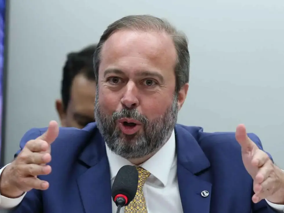 Ministro confirma aumento da mistura obrigatória de etanol na gasolina para 32% em maio