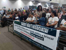 Servidores temem perda de extras com plantões após terceirizações de postos