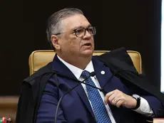 Dino pede vista e diz que Fachin conduz o STF ‘de maneira degradante’
