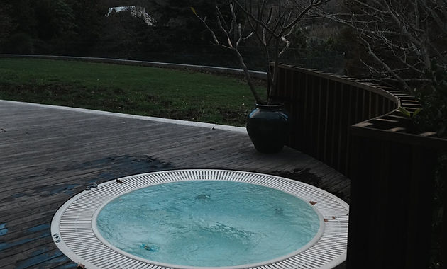 hottub_06054_tile.jpg