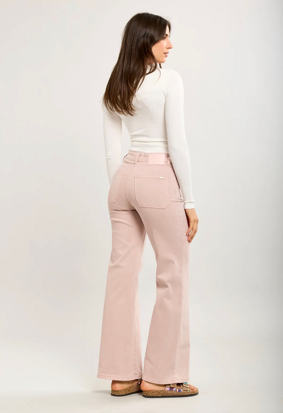 Thumbnail: Toxik Colour denim met licht uitlopende pijpen in muntgroen en dusty pink