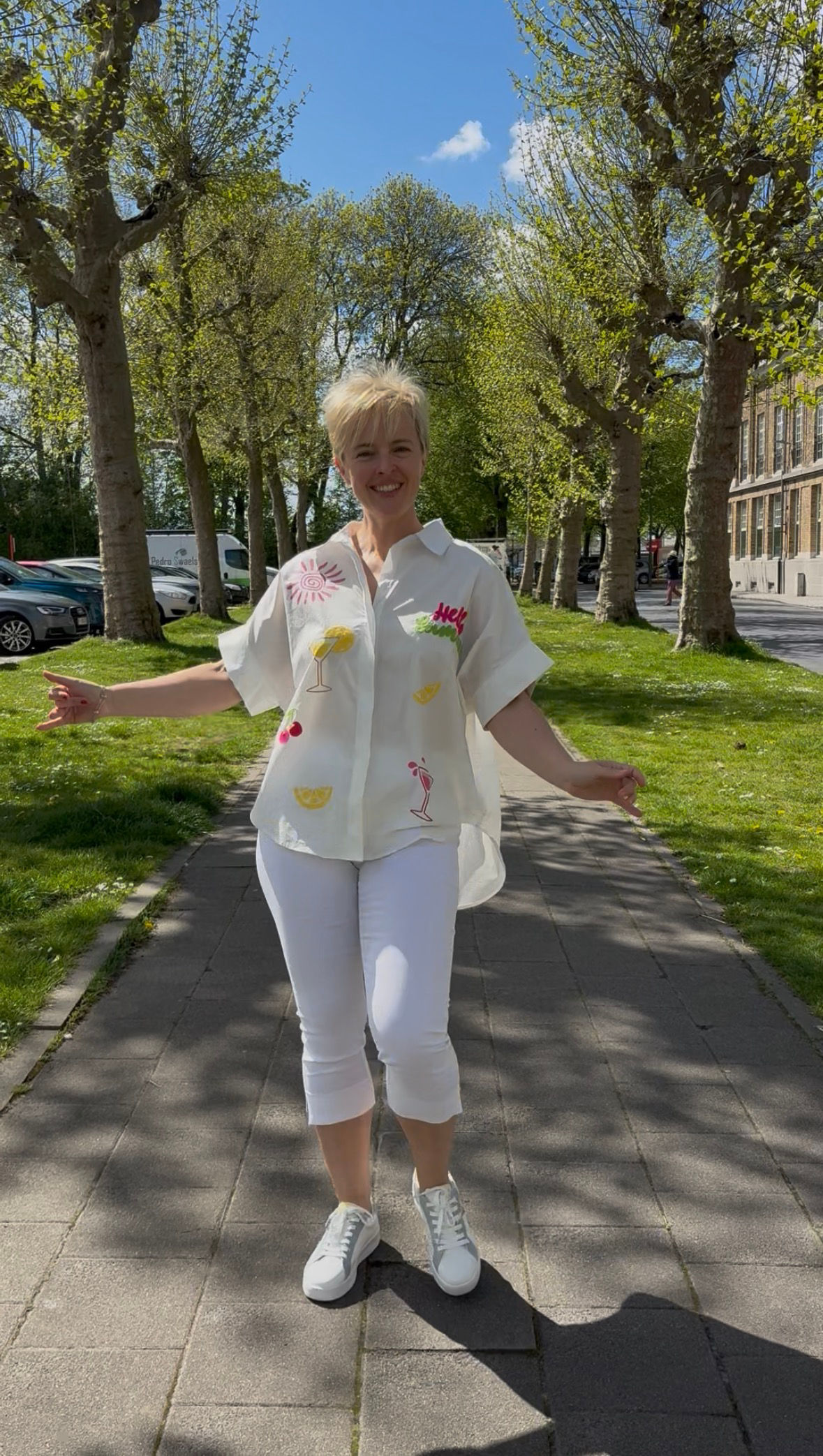 Capri broek met elastische taille – wit & beige