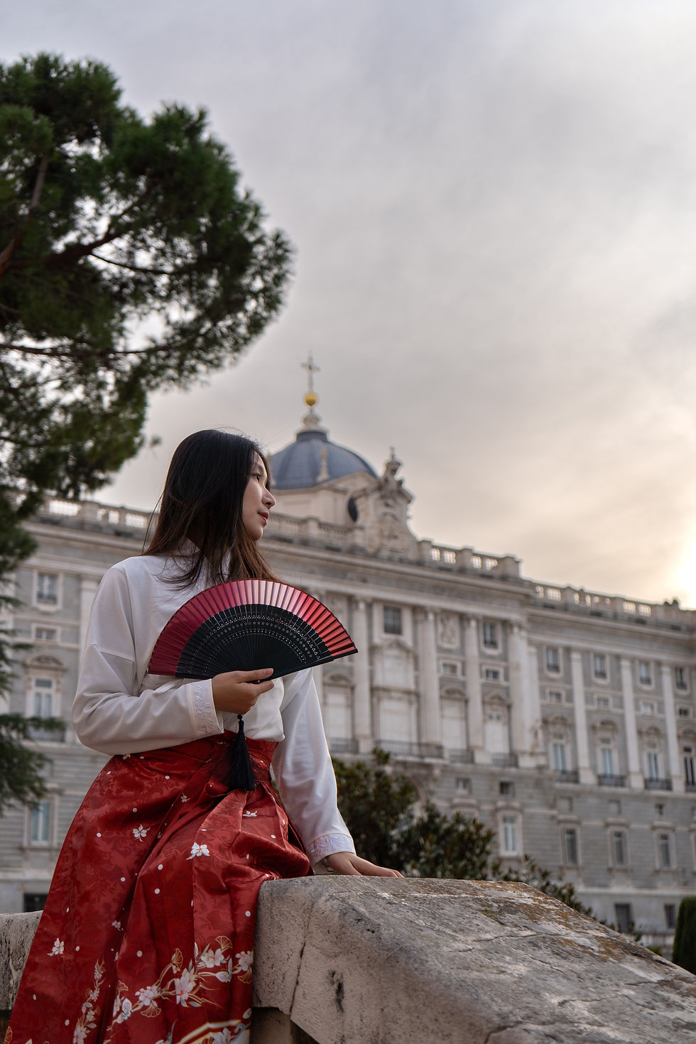 Sunset photo shoot with Foty at Sabatini Gardens, Madrid..