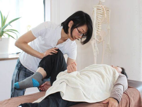 車椅子と介護ベッドの生活の方への施術