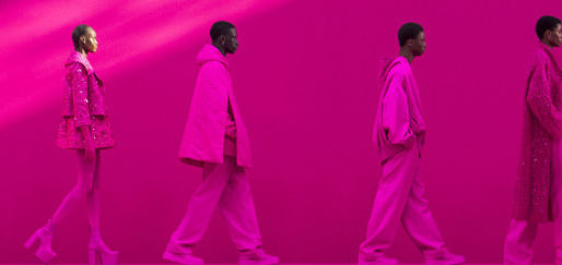 Август цвета Фуксия