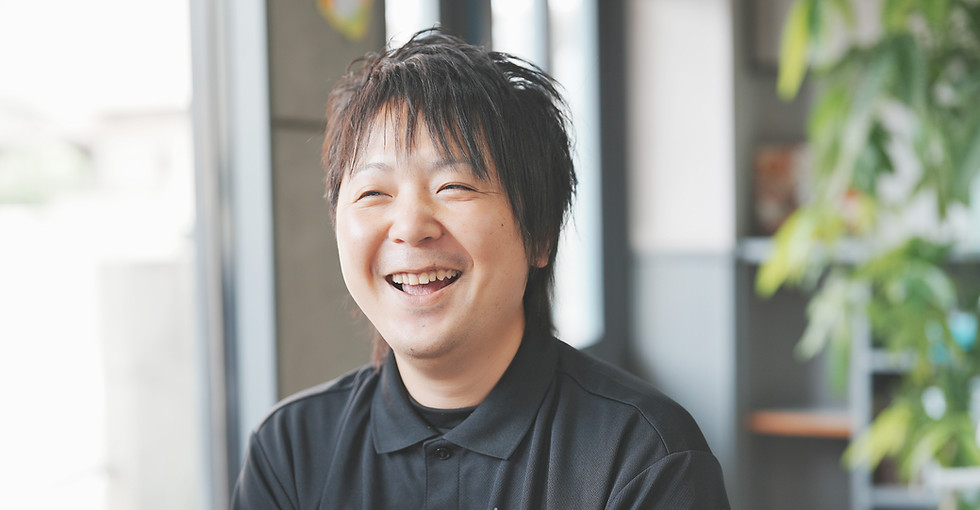 スタッフの顔写真(インタビュー用のポートレート)