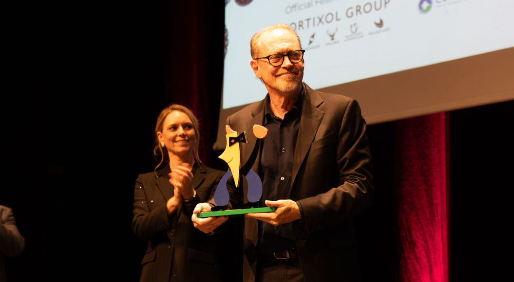 Steve Buscemi receives a standing ovation as he took to the stage to receive his Evolution Icon Award at the Evolution Mallorca International Film Festival 2025.