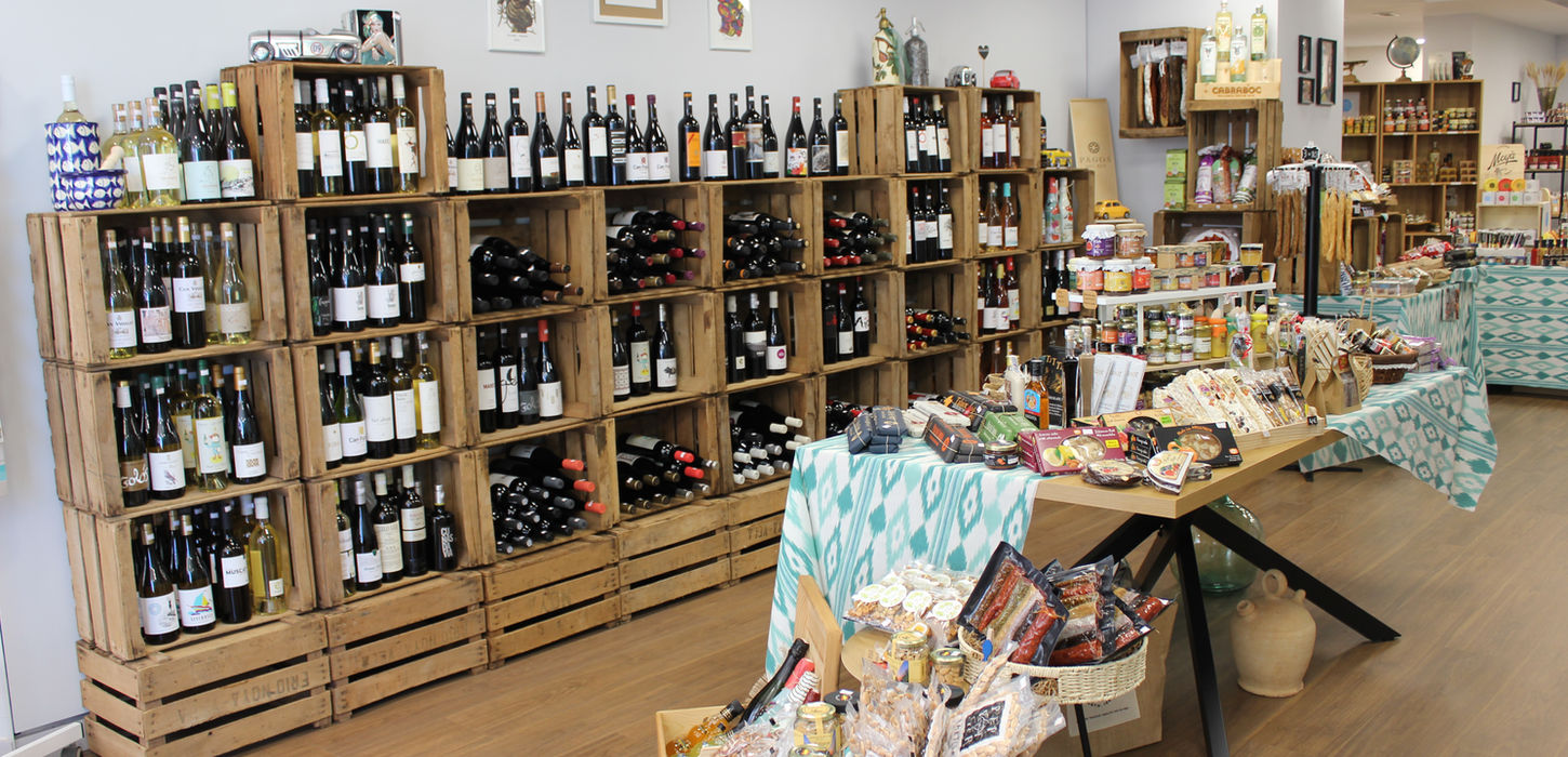 A selection of authentic mallorcan wines, food and more at Mallorca Gourmet in Puerto de Pollensa