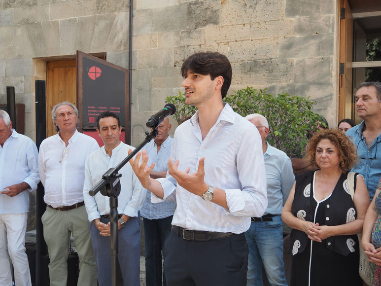 Oxford archaeologist Joel Bellviure at the opening of the Bocchoris exhibit at the Museu de Pollença