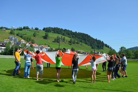 Integratives Zirkusprojekt Schulhaus Lehnen und Heilpädagogisches Schulinternat Rosenhügel, Urnäsch, Spektakultur, Alexander Ott, Beatrix Ott