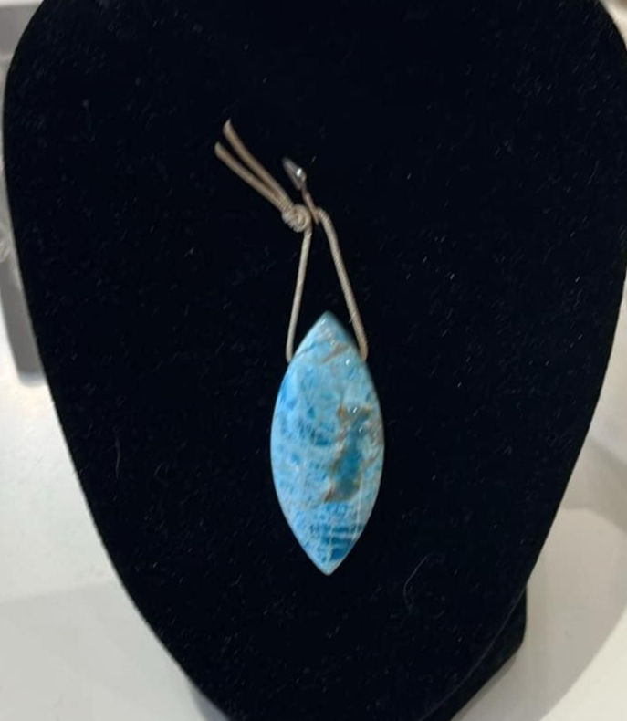 Pendentif percé marquise Apatite