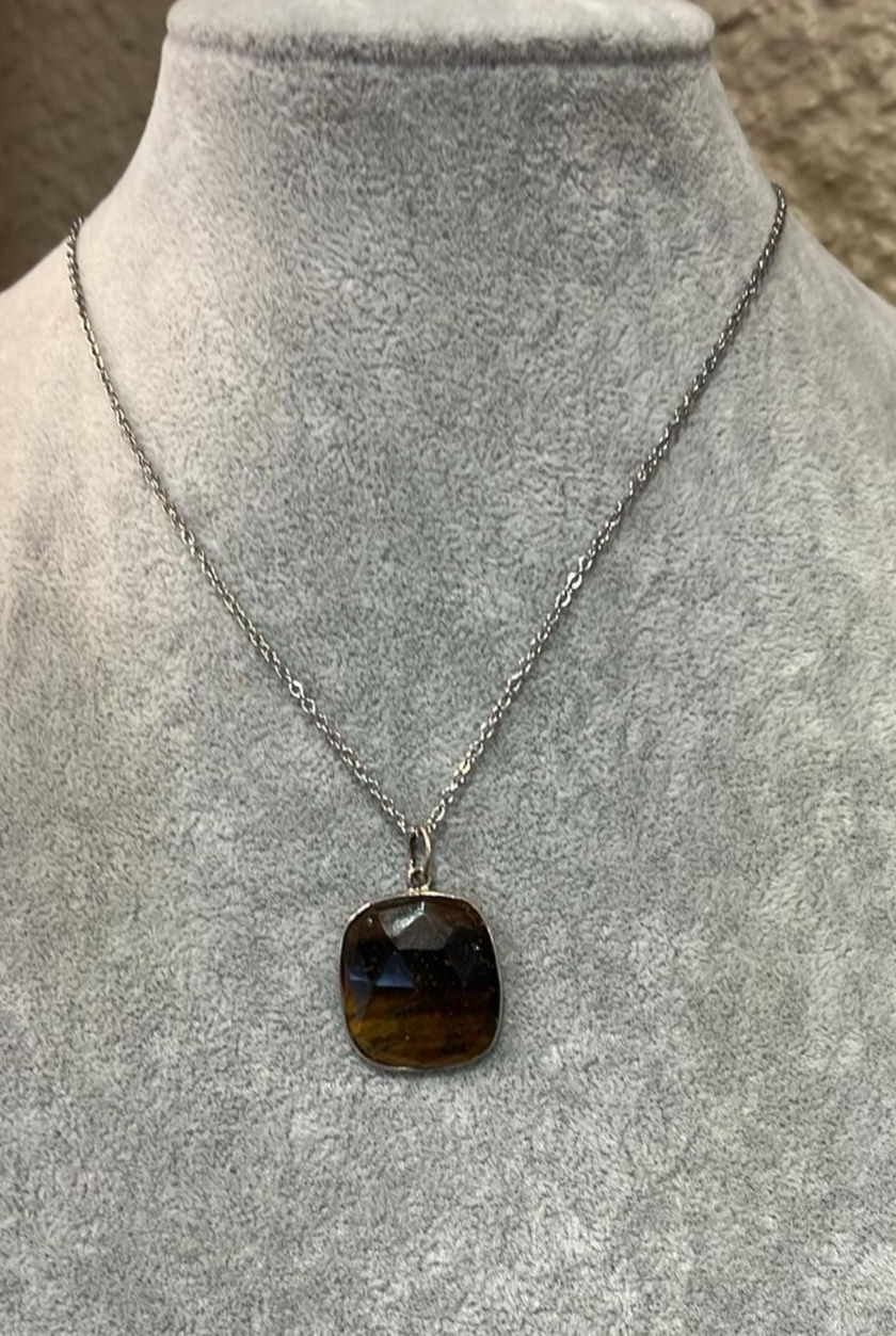 Pendentif carré Œil de Tigre