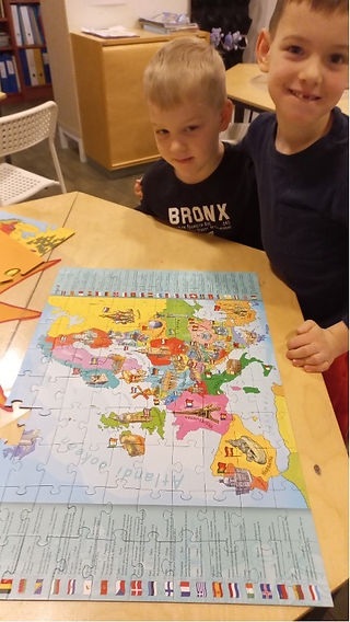 Poisid tegid Euroopa puzzle.