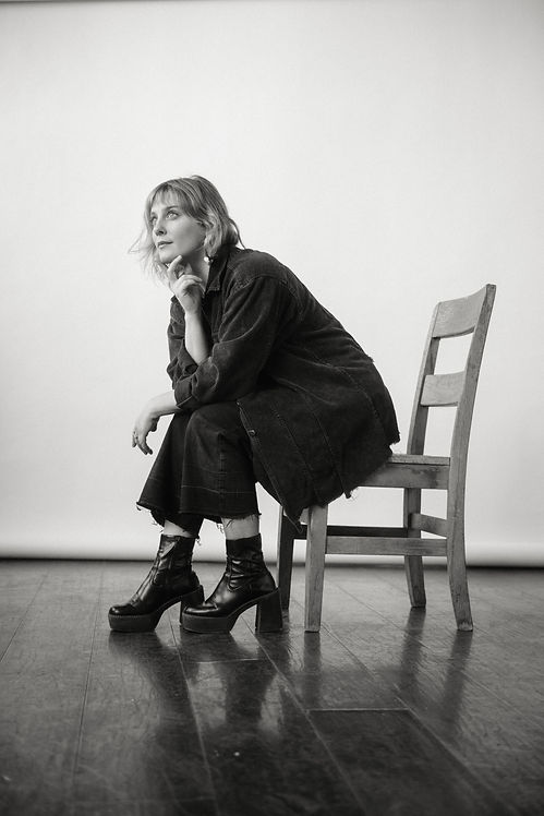 24.10.21-portrait-Joni Johnson-015.jpeg