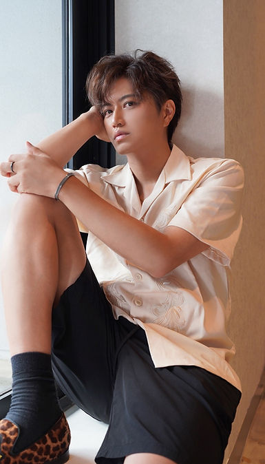 井上正大宣材写真.jpg