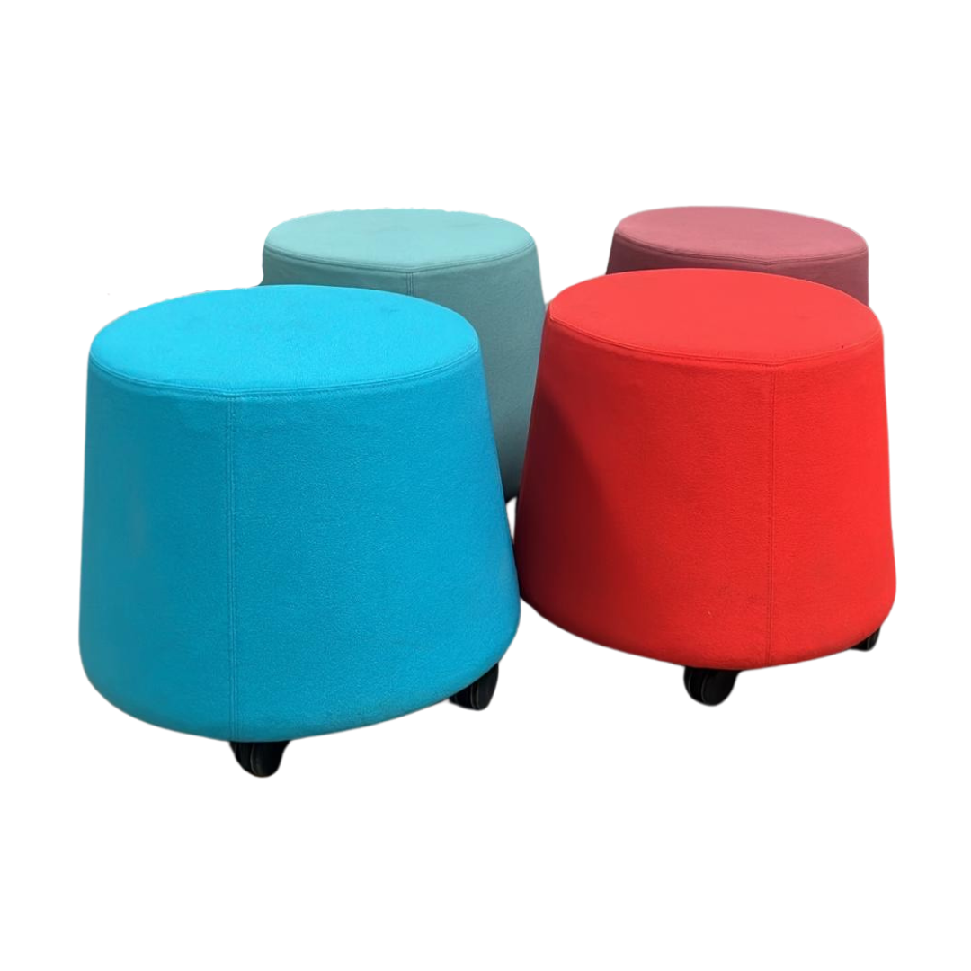 Lot de 4 poufs colorés contemporains (Qté : 1) ACC066