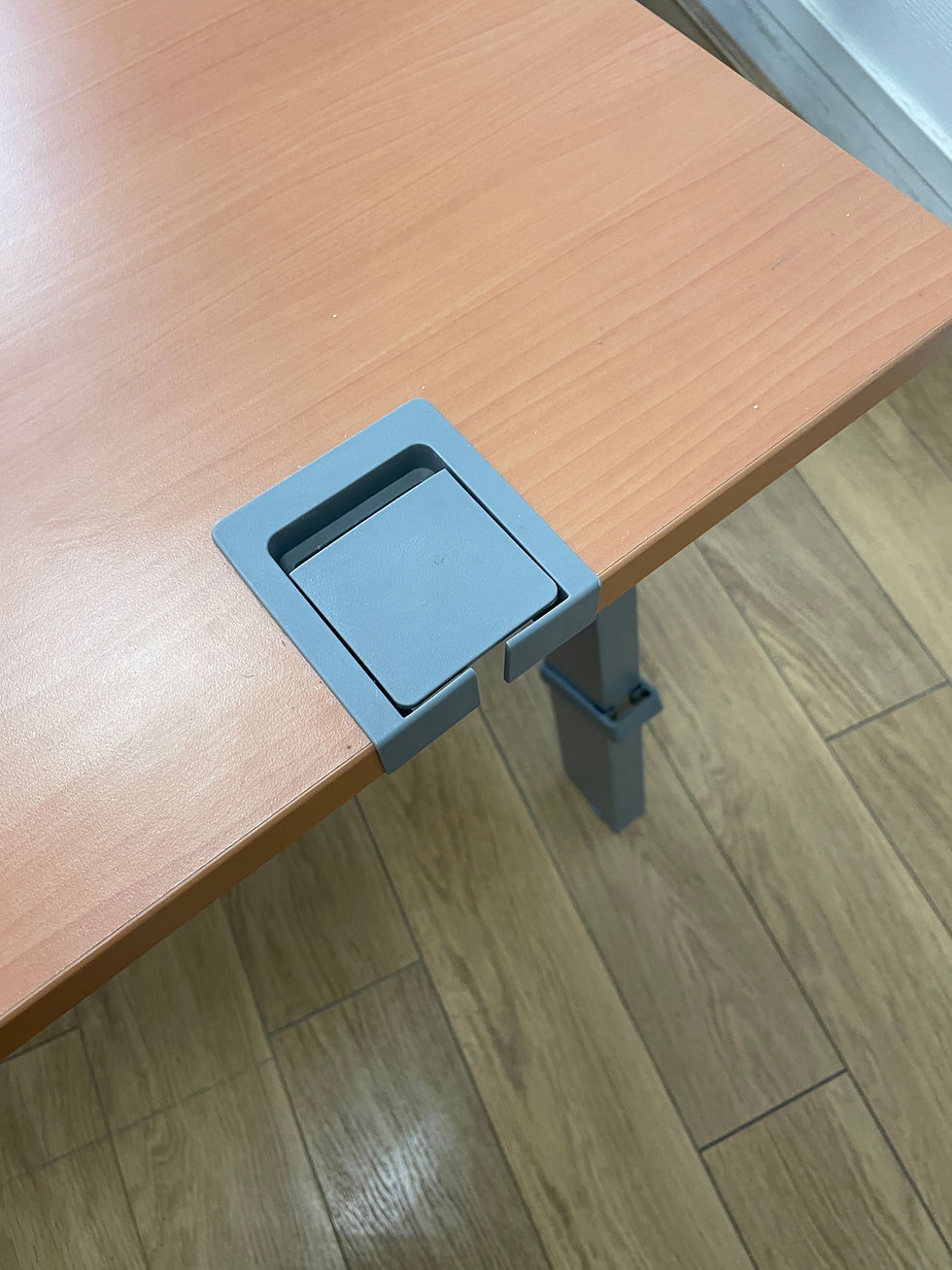 Miniature : Bureau droit bois Steelcase - moyen état (Qté: 1) BUR303